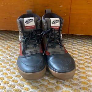 Vans Standard Mid winter boots size 10